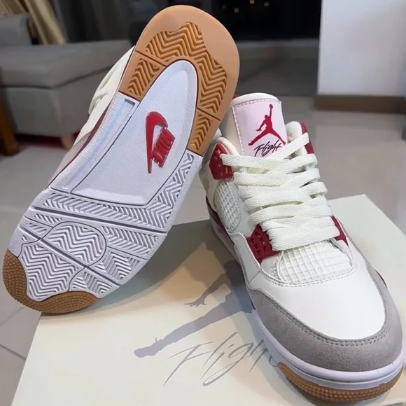 Air Jordan 4 Retro Varsity Red -Men's White/ Red Sneakers Trainers - Picture 4 of 6